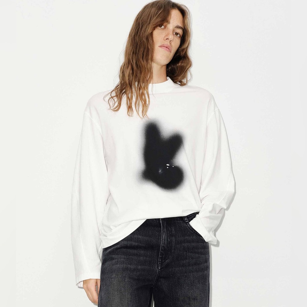 MO&CO. LONG SLEEVE CARTOON T-SHIRT Bunny Streetwear White Black XS